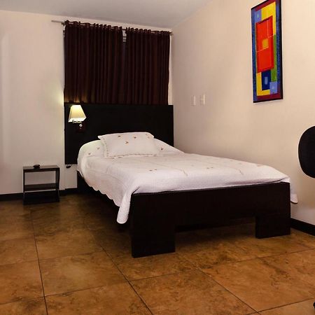 Hotel Alojate In Bogotá Zewnętrze zdjęcie