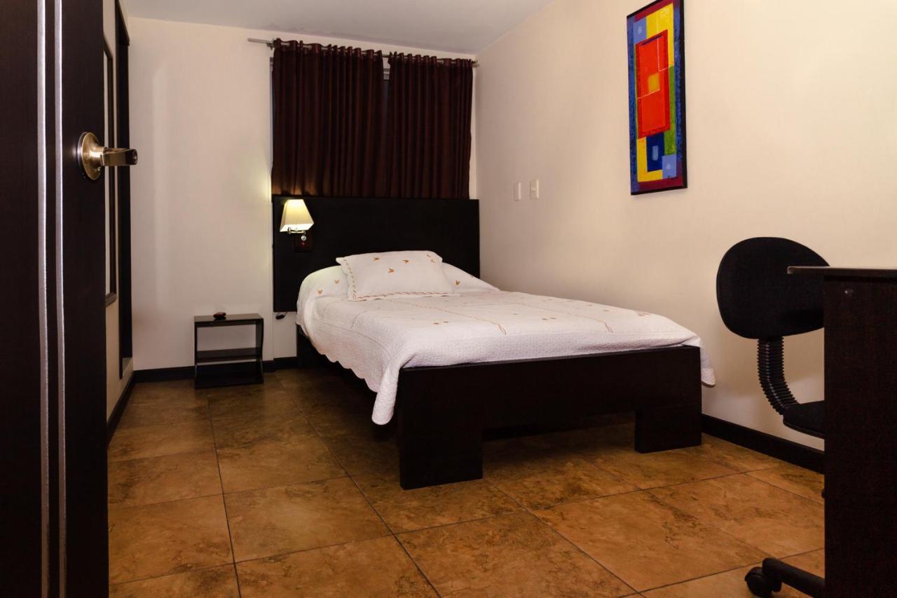 Hotel Alojate In Bogotá Zewnętrze zdjęcie